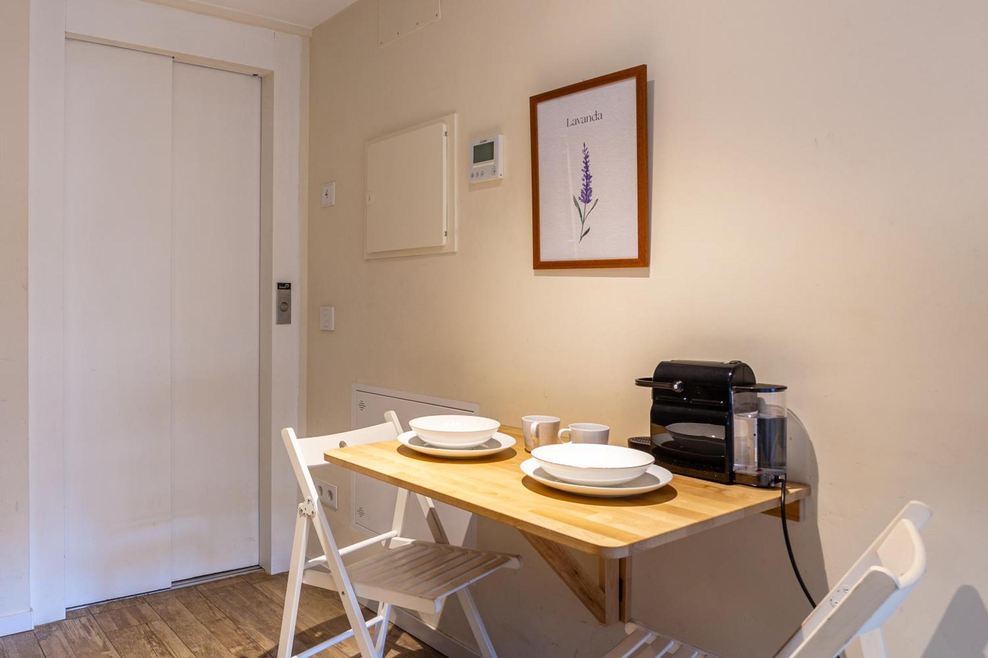 Apt 4 Lavanda Girona Bagian luar foto